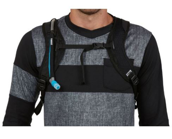 THULE nahrbtnik 807192 vital black 3L