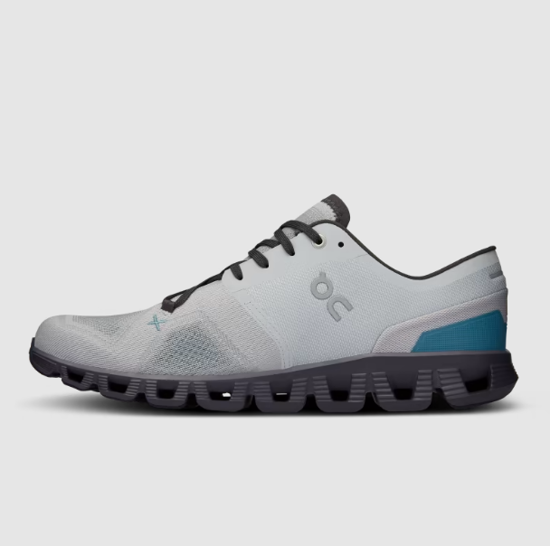 On m copati 60.98102 CLOUD X 3 glacier/iron