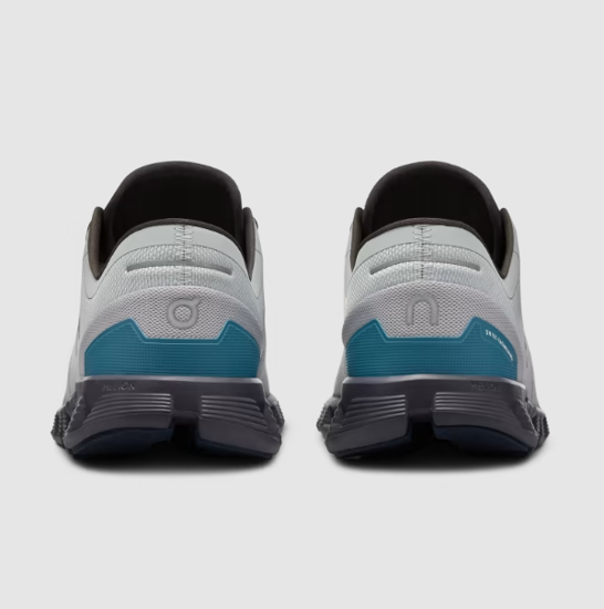 On m copati 60.98102 CLOUD X 3 glacier/iron