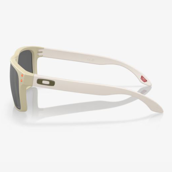 OAKLEY sončna očala 9102-Y1 HOLBROOK Matte Sand Prizm Black