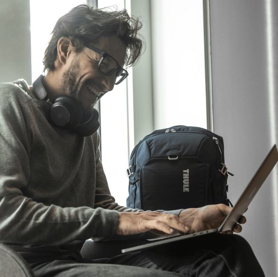 THULE nahrbtnik 807143 CONSTRUCT carbon blue 28L