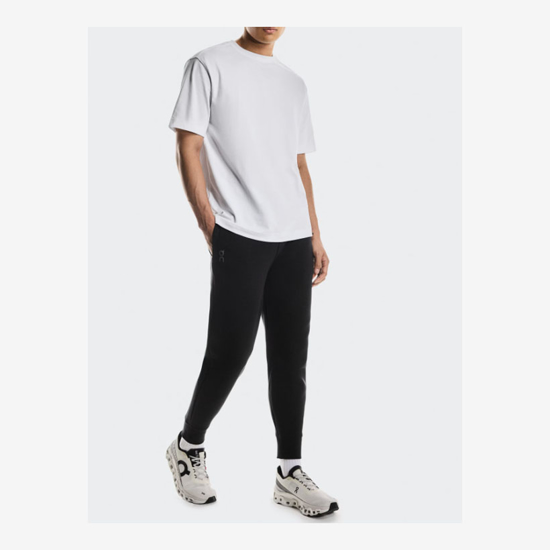 On m hlače 1MF30320553 FOCUS TECH SWEATPANTS black