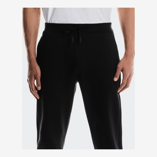 On m hlače 1MF30320553 FOCUS TECH SWEATPANTS black