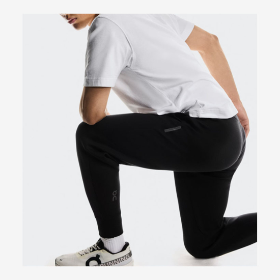 On m hlače 1MF30320553 FOCUS TECH SWEATPANTS black