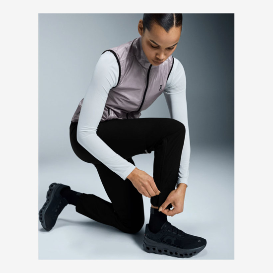 On ž hlače 1WF10140553 CORE PANTS black