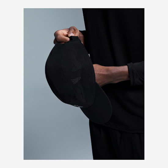 On šilt kapa 2UE30500553 PERFORMANCE CAP black