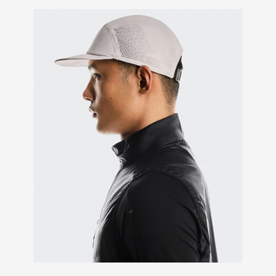 On šilt kapa 2UE30501367 PERFORMANCE CAP pearl