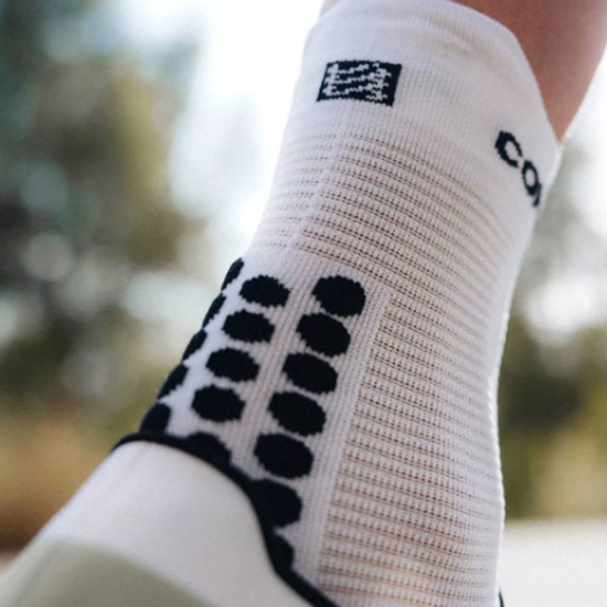 COMPRESSPORT tekaške nogavice XU00046B 001 PRO RACING SOCKS V4.0 white