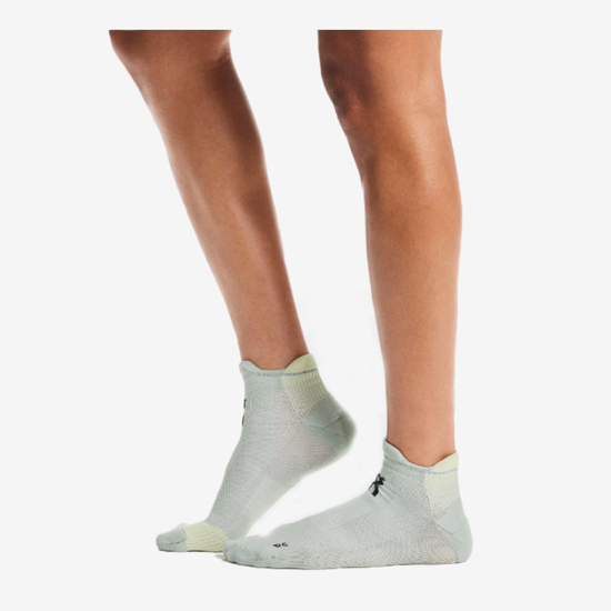 On nogavice 2UF10064781 PERFORMANCE RUN SOCKS tin lemonade