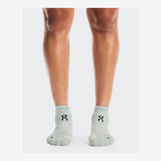 On nogavice 2UF10064781 PERFORMANCE RUN SOCKS tin lemonade