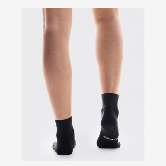 On nogavice 2UF10070553 CORE RUN SOCK MID 2P black