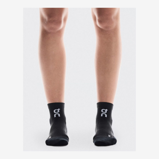 On nogavice 2UF10070553 CORE RUN SOCK MID 2P black