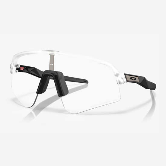 OAKLEY kolesarska očala 9465-39 SUTRO LITE SWEEP CLEAR TO BLACK Iridium Photochromic Matte Clear